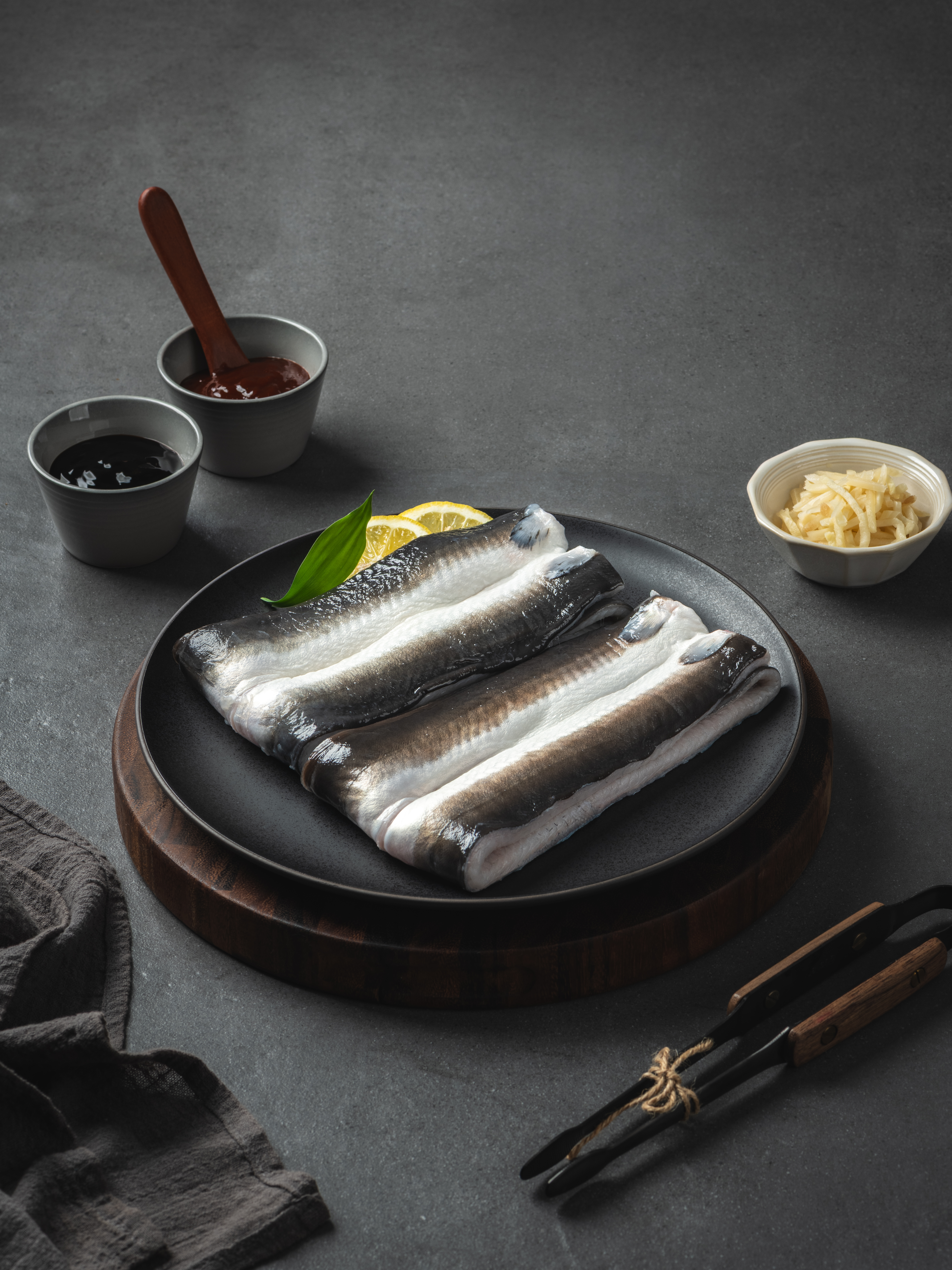 조선장어 국산 자포니카 민물장어 생물 2kg 손질 후 1300g 내외